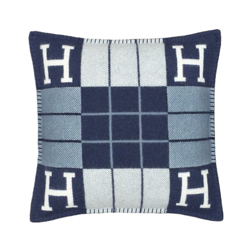 H MONO PILLOW
