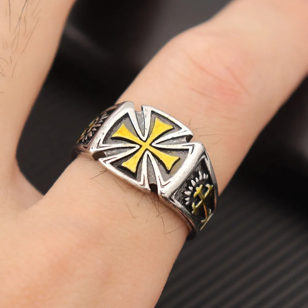 Retro Knight Shield Cross Ring